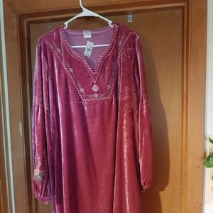 Rose Velvet Dress